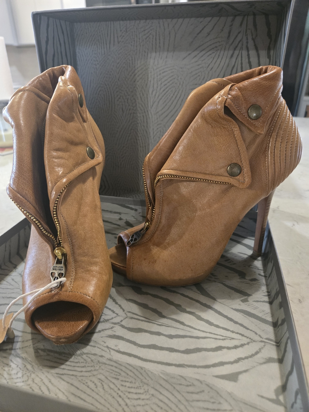 Alexander McQueen Tan Peep-Toe Zip Ankle Booties 38 1/2